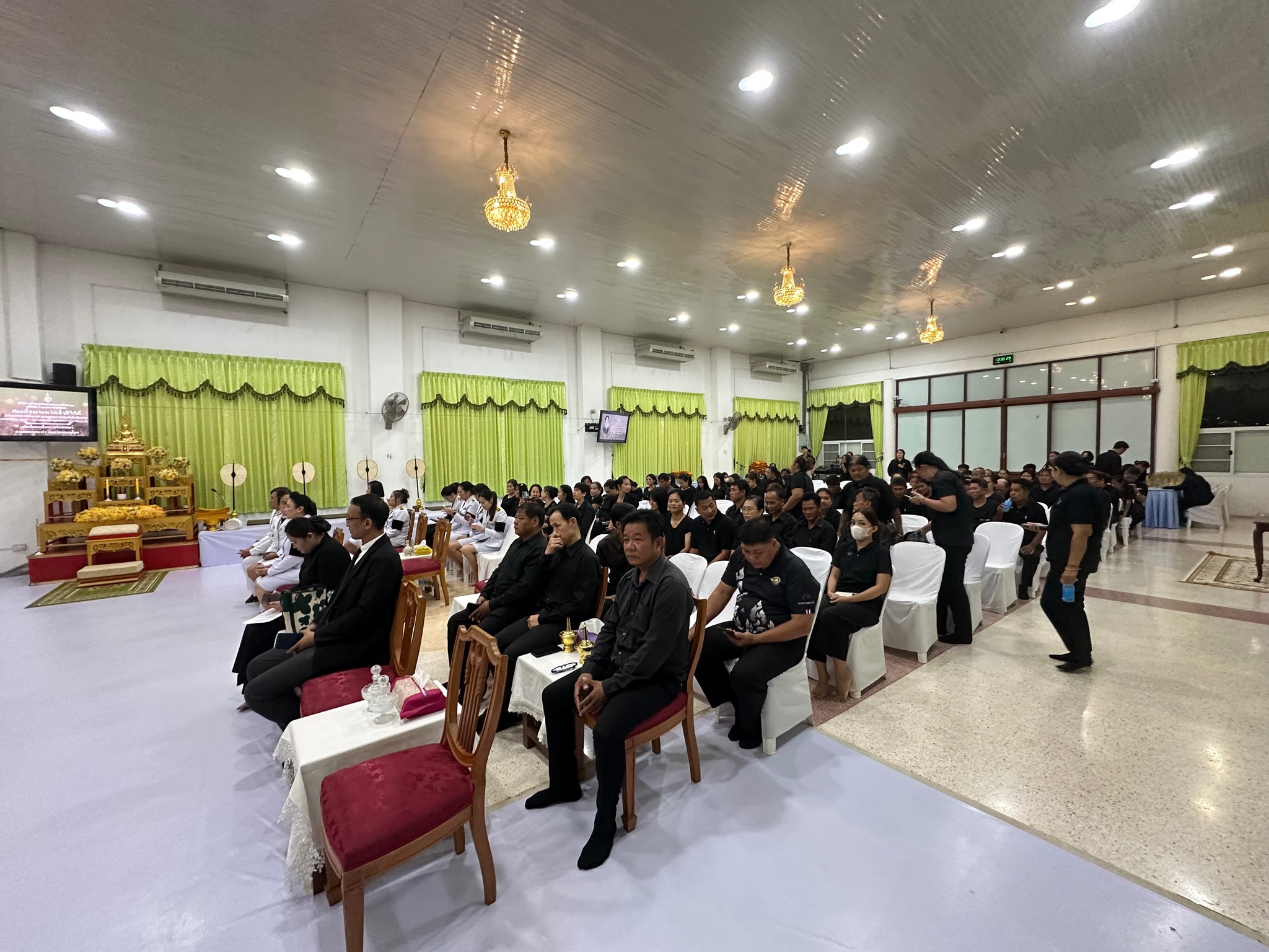 สพอ.บางระกำ ร่วมพิธีบำเพ็ญกุศลสวดพระอภิธรรม ถวายพระราชกุศล สมเด็จพระนางเจ้าสิริกิติ์ พระบรมราชินีนาถ พระบรมราชชนนีพันปีหลวง