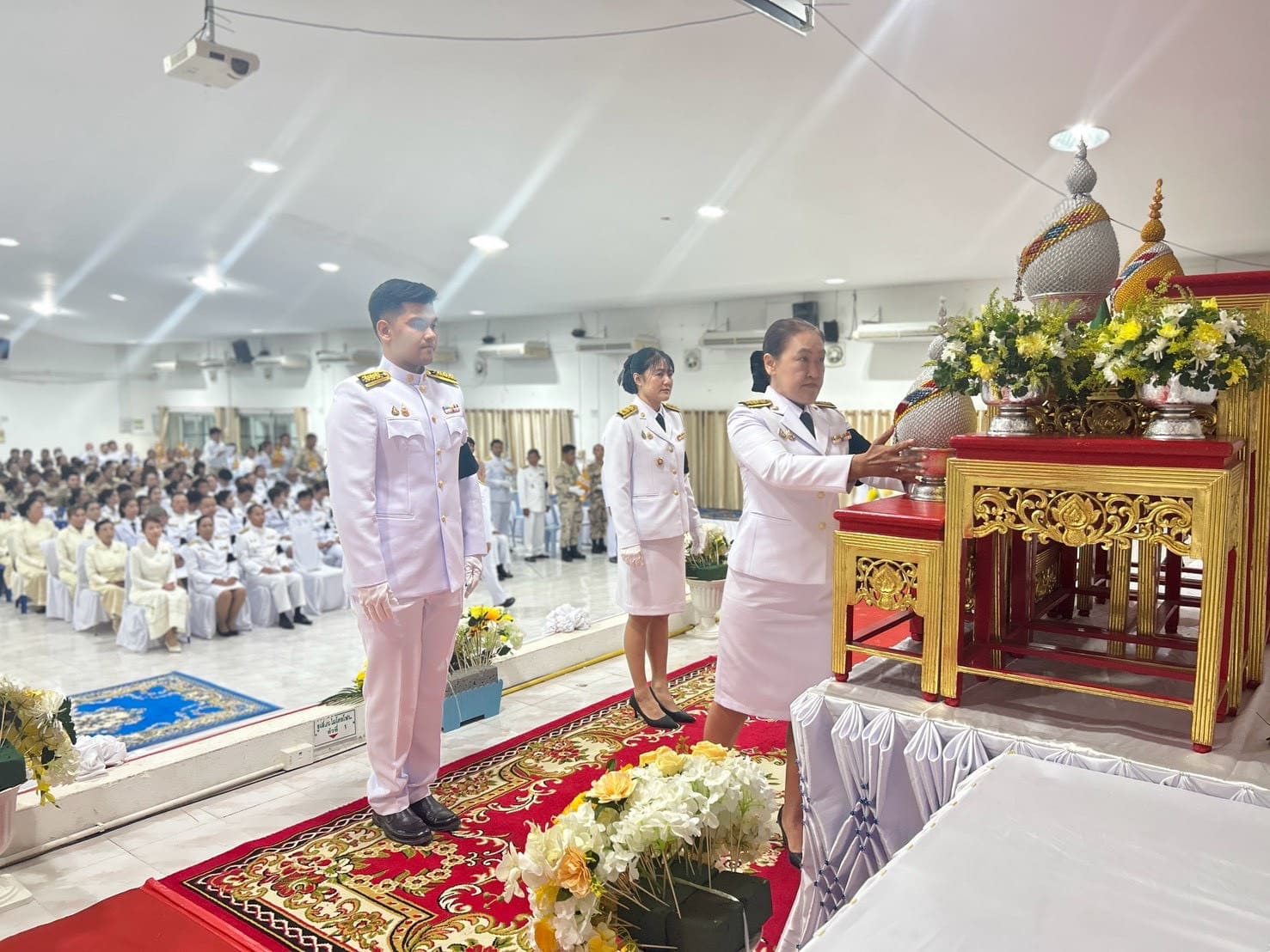สพอ.บางระกำ : ร่วมพิธีวางพานพุ่มเงิน - พุ่มทองถวายราชสักการะ และพิธีจุดเทียนถวายพระพรชัยมงคล เนื่องในโอกาสวันเฉลิมพระชนมพรรษา 28 กรกฎาคม 2569 โดยมีนายธีรศักดิ์ ศรีสมพงษ์ นายอำเภอบางระกำ เป็นประธานในพิธี